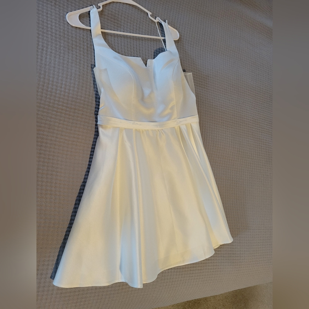 JJs House White Party Dress